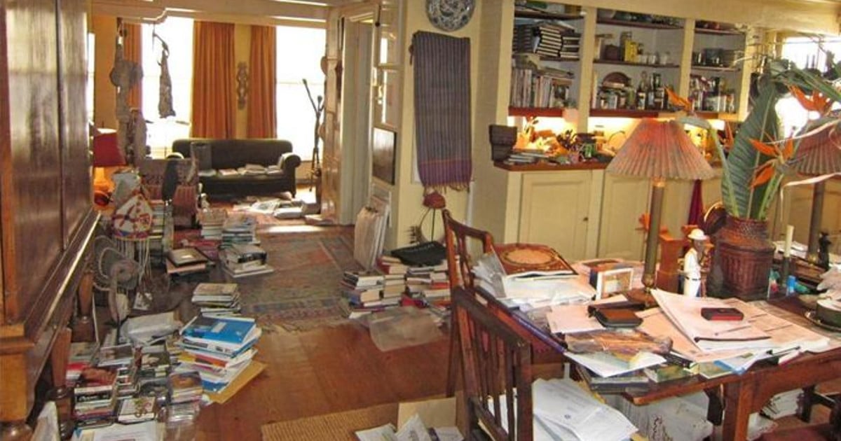 Prevent Hoarding in Seniors: Watch Out for Clutter [Infographic] –  DailyCaring