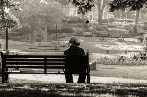 Seniors With Anhedonia Losing Interest in Life: 5 Ways to Help