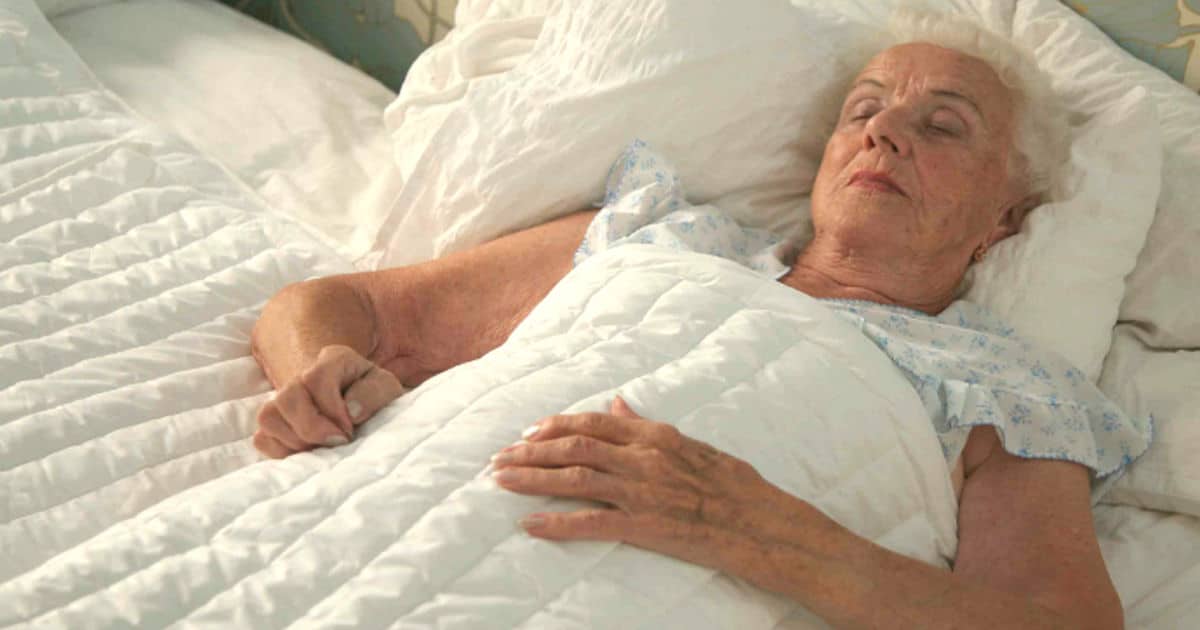 Weighted Blankets in Dementia Care Reduce Anxiety and Improve Sleep