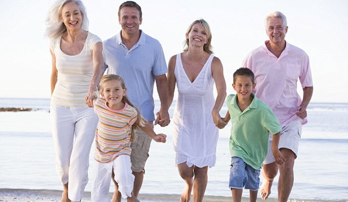 fun holiday activities with seniors