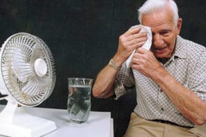 How to Keep Seniors Cool in Hot Weather: 10 Tips
