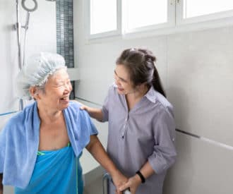 Use these 7 tips to encourage someone with Alzheimer’s or dementia to shower or bathe