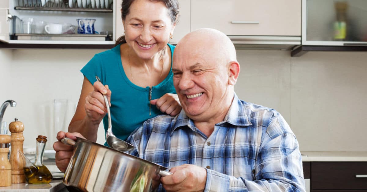 5-winter-activities-for-seniors-that-warm-the-heart-dailycaring