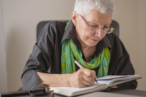 Use 5 different journaling techniques to reduce caregiver stress