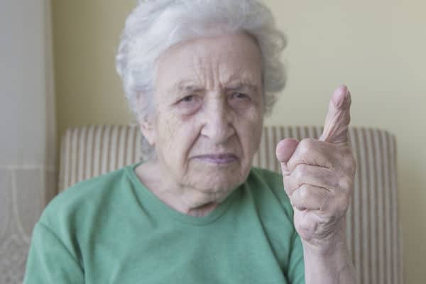 how to deal with aggressive behavior in dementia patients