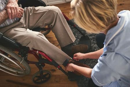 Adaptive clothing and footwear gifts for seniors improve comfort and quality of life