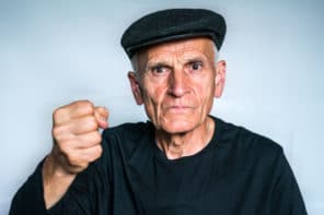 How to Deal with Aggressive Dementia Behavior: 14 Tips