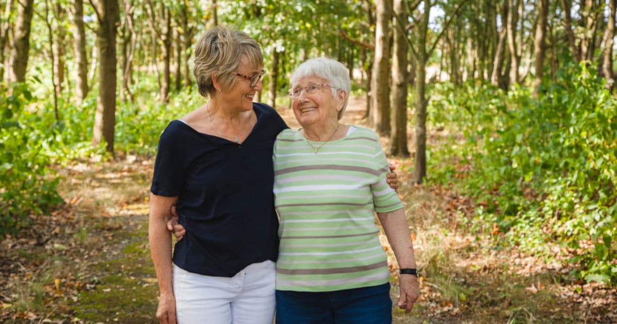 https://dailycaring.com/wp-content/uploads/2020/09/how-to-thrive-as-a-dementia-caregiver-1200x630-1.jpg