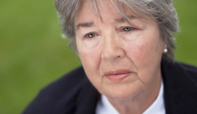 Caregiver guilt in dementia is often caused by unrealistic expectations. Find out about 6 common misconceptions and get tips for dealing with guilt.