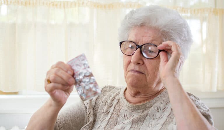 Find out which supplements cause negative interactions with common medications – including medications for blood pressure or heart issues